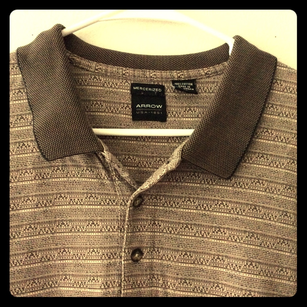 Arrow // EUC men’s polo shirt in grey/brown print